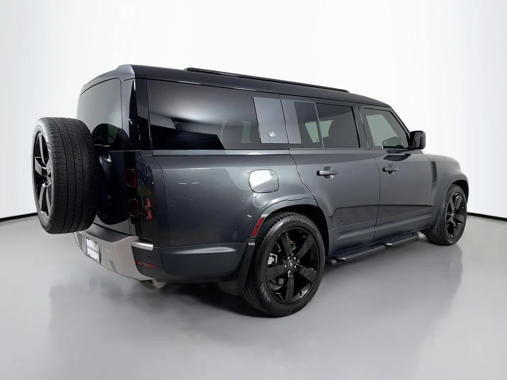 Used 2024 Gray Land Rover S image 5