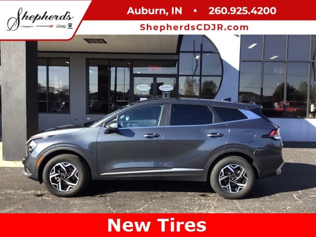 Pre-Owned 2023 Kia Sportage LX