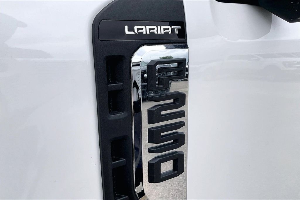 New 2026 Ford Super Duty F-250 Lariat 4D Crew Cab