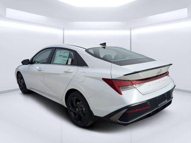 New 2026 White Hyundai SEL Sport Premium image 5