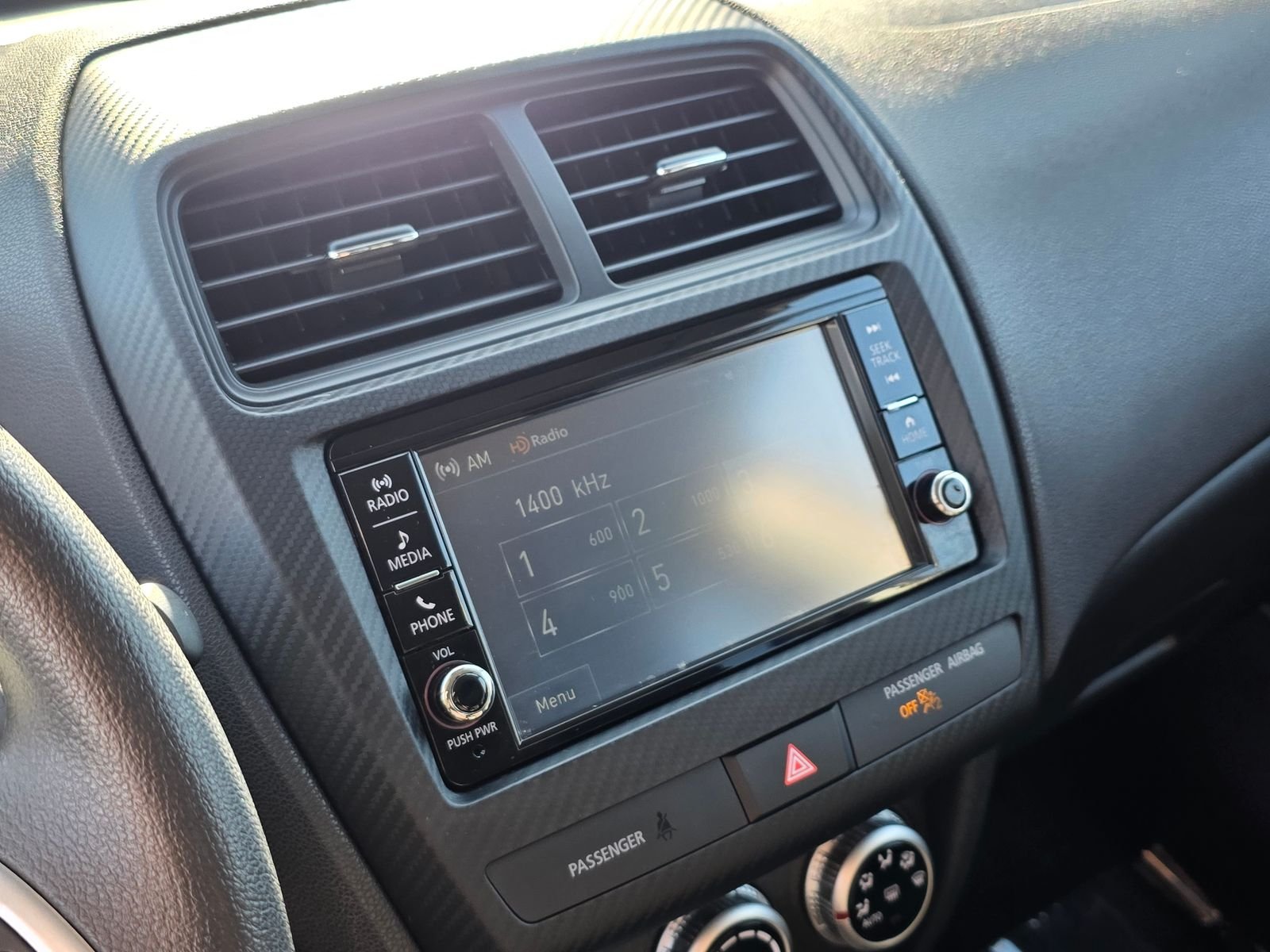 Used 2023  Mitsubishi 2.0 ES image 27