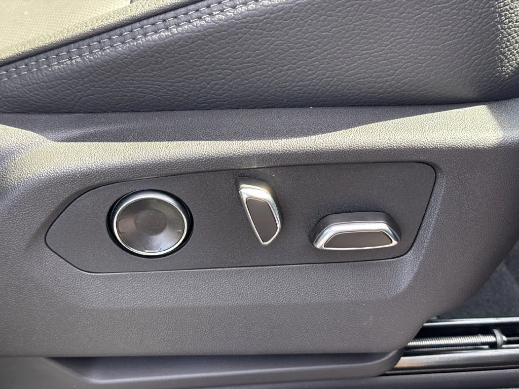 2026 GMC Yukon XL Denali - Photo 42