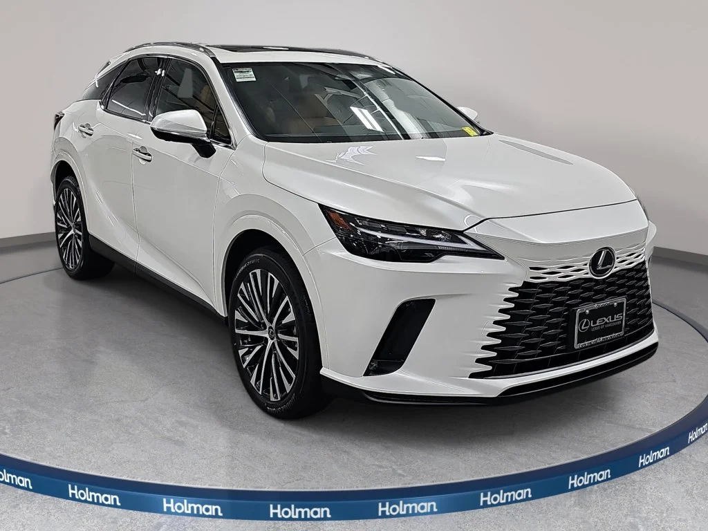 New 2026 Eminent White Pearl Lexus PREMIUM PLUS image 3