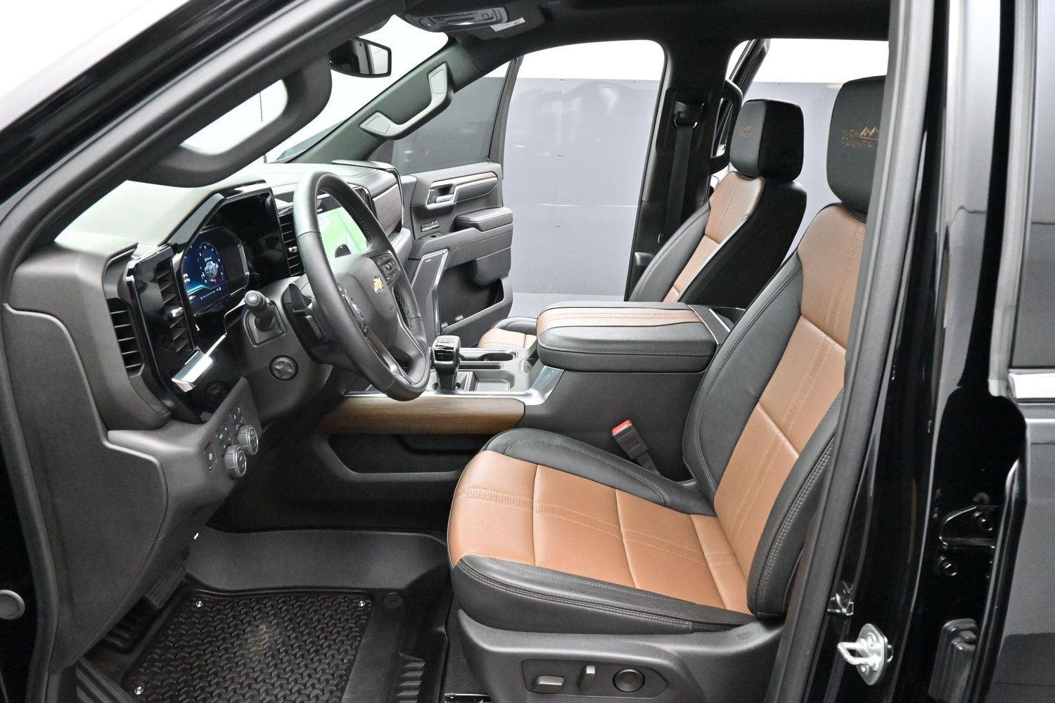 Used 2025 Black Chevrolet High Country image 13