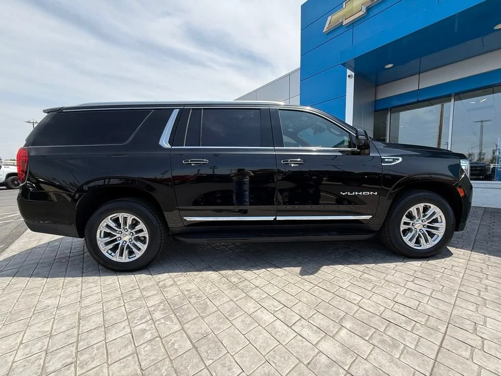 Used 2023 Onyx Black GMC SLT image 16
