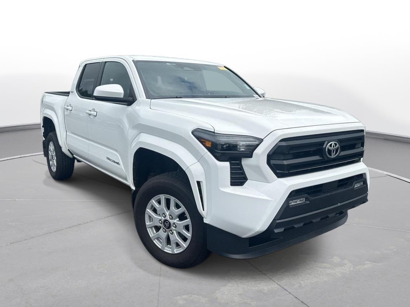 Used 2026 Ice Cap Toyota SR5 image 4