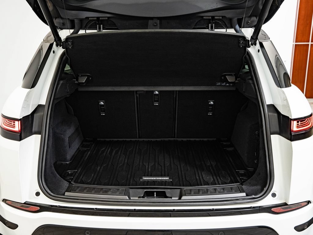 Used 2022 Fuji White Land Rover SE image 21