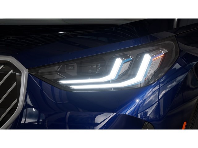 New 2026 Tanzanite Blue II Metallic BMW 30 xDrive image 6