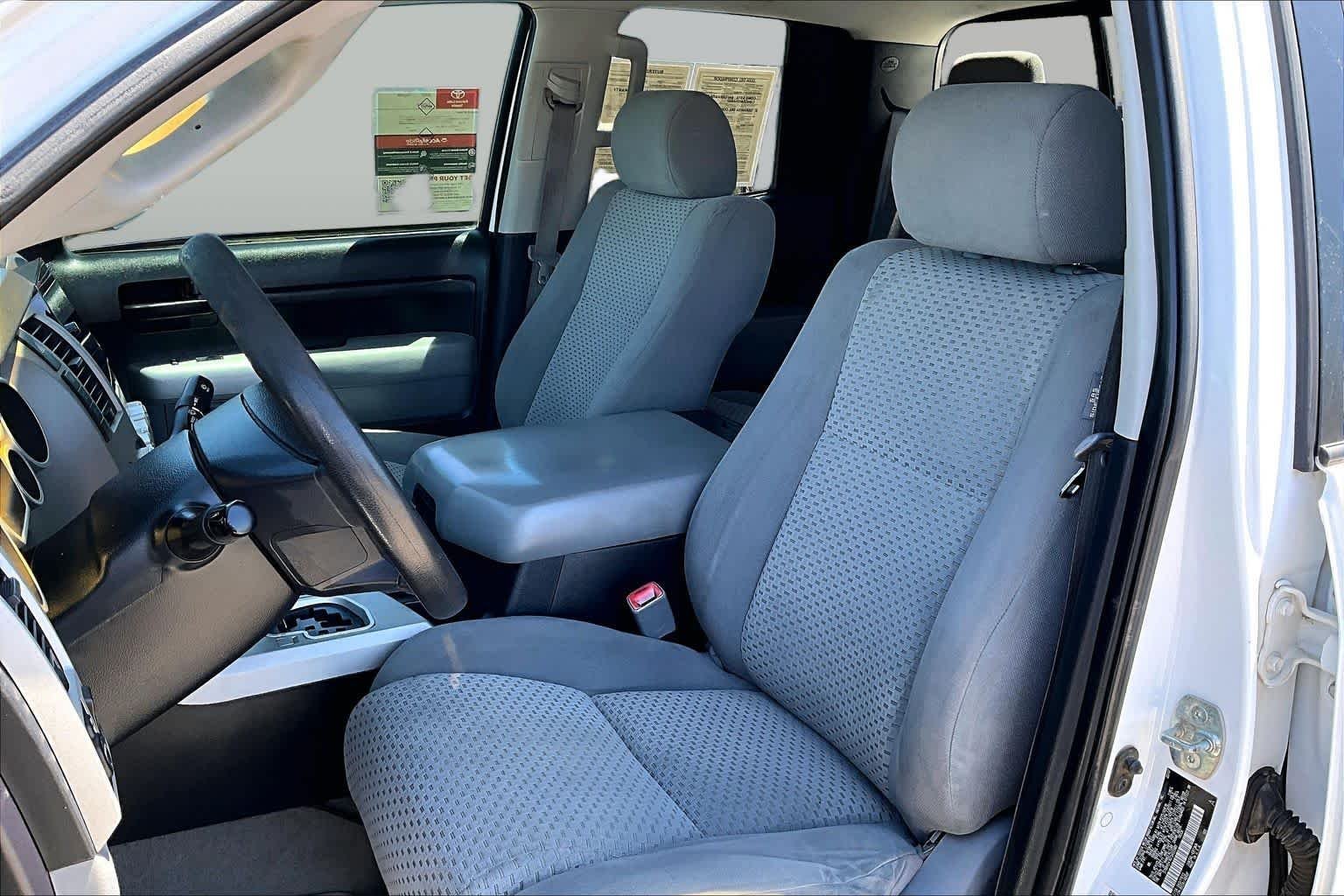 Used 2007 Super White Toyota SR5 image 7