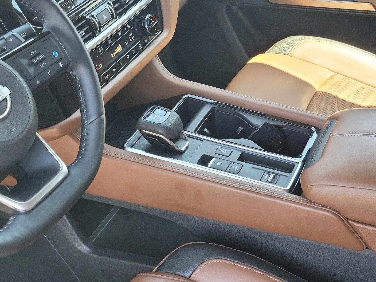 Certified Used 2024 Obsidian Green Pearl Nissan Platinum image 16