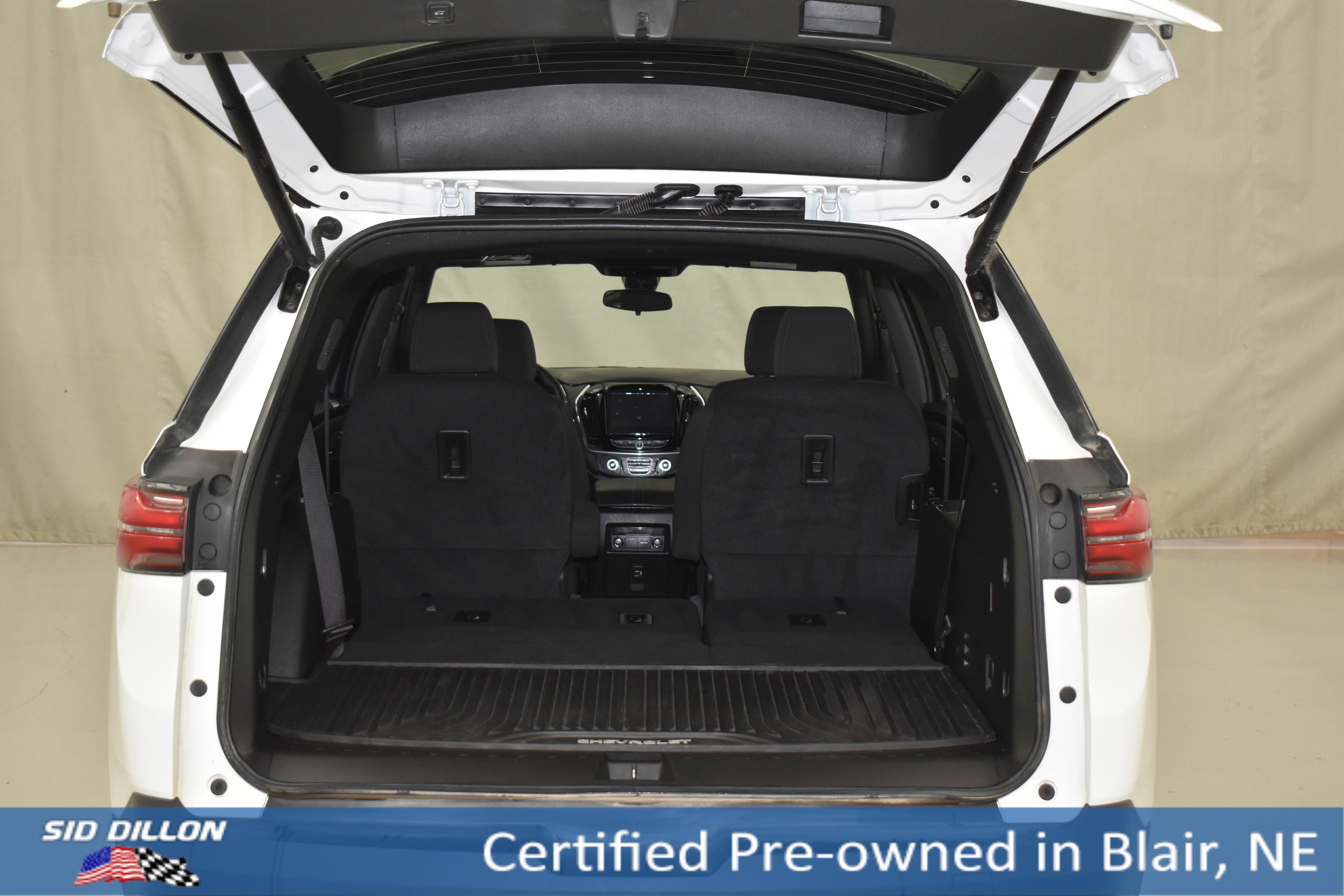 Used 2023 Summit White Chevrolet LT Cloth image 11