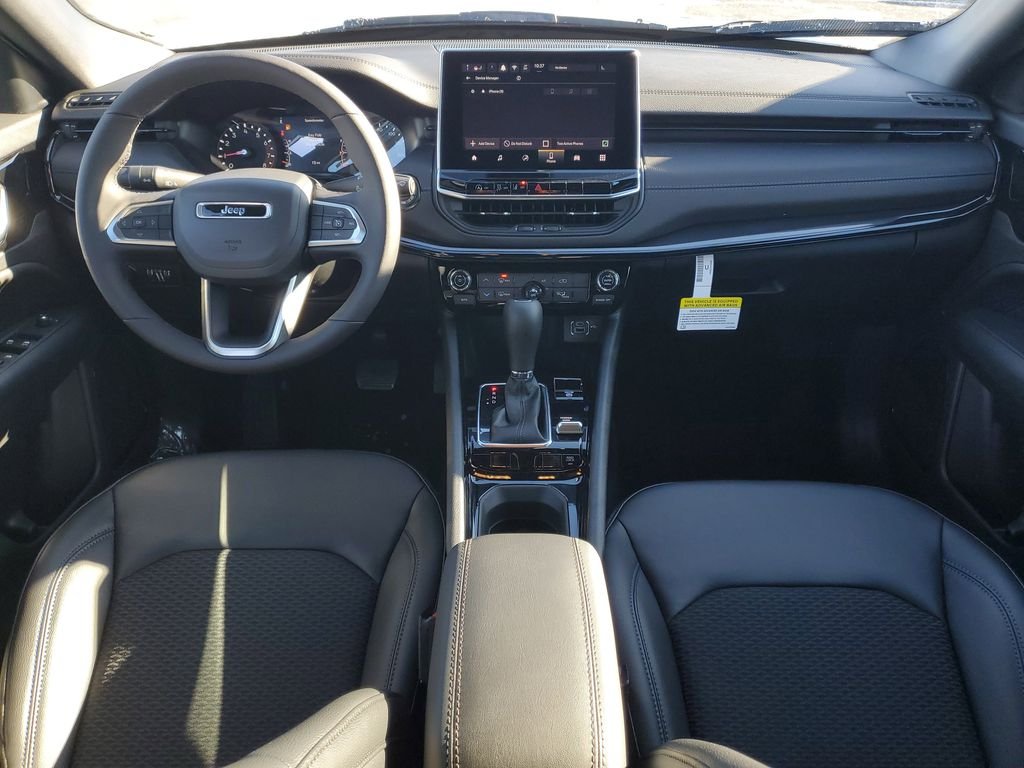 New 2026 Bright White Clearcoat Jeep Latitude image 12