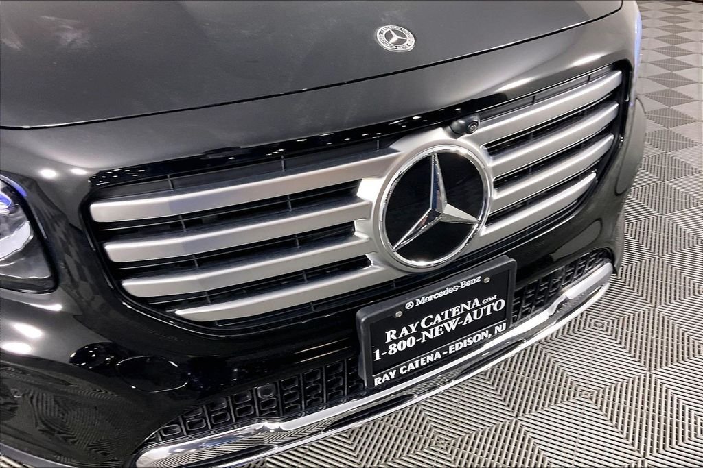 Used 2026 Black Mercedes-Benz GLB 250 image 22