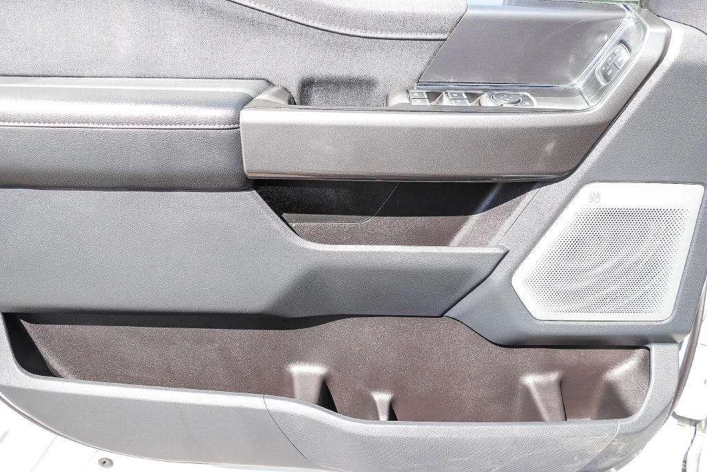 Used 2023 White Ford Lariat image 27
