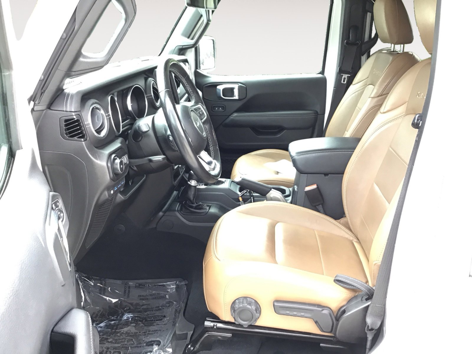 Used 2022 Bright White Clearcoat Jeep Unlimited Sahara image 22