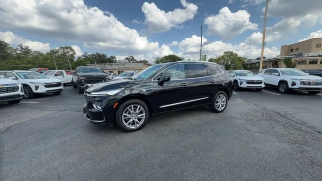 Certified Used 2023 Includes Spectra Gray lower exterior accent color.) Buick Premium image 4