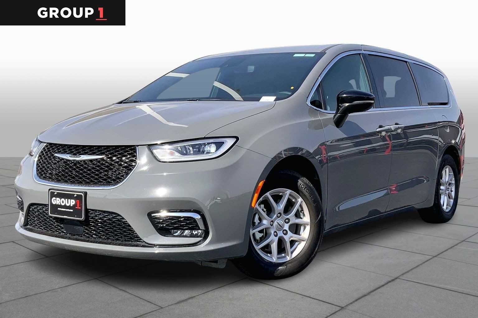 2025 Chrysler Pacifica Select