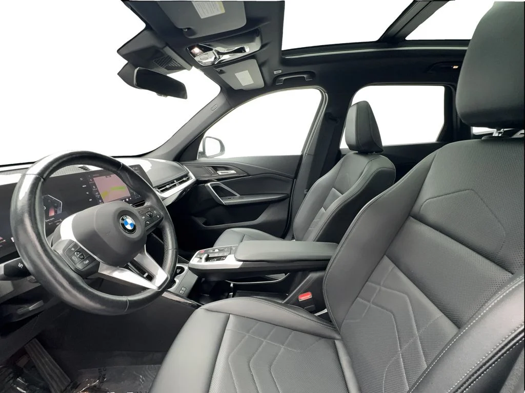 Used 2024 Silver BMW xDrive28i image 21
