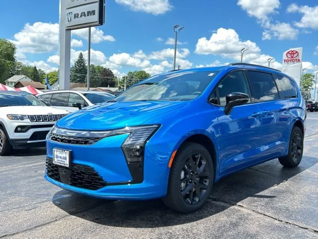 New 2027 Blue Pearl Chrysler Limited image 5