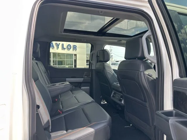 2025 Ford F-250 Super Duty Lariat - Photo 15