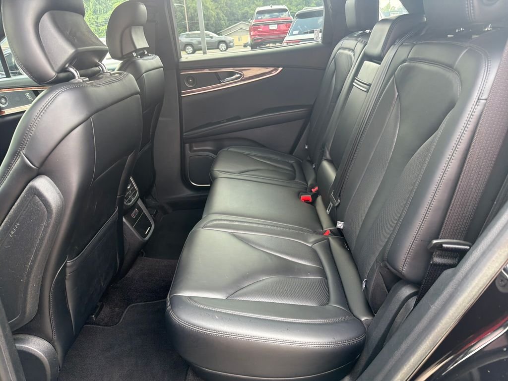 Used 2019 Black Lincoln Select image 14