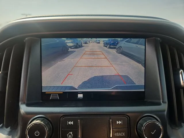 Used 2019 SUMMIT WHITE Chevrolet 4WD LT image 21