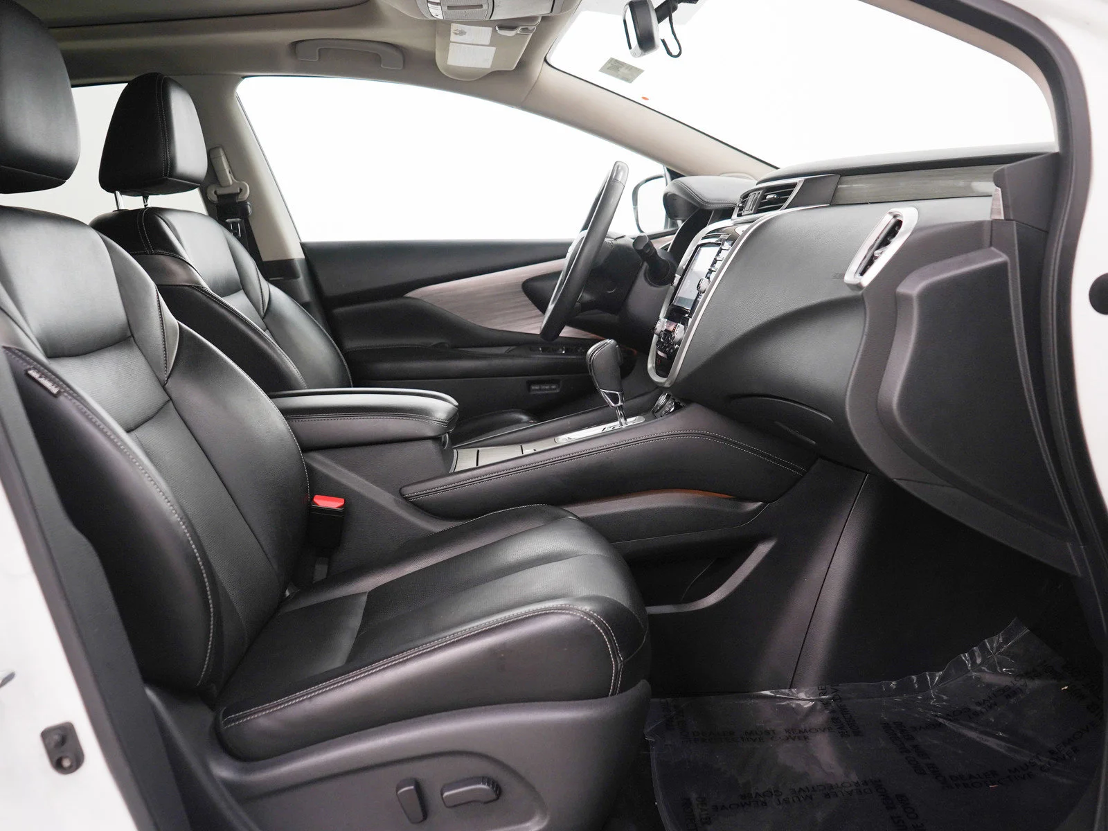 Used 2017 White Nissan SL image 11
