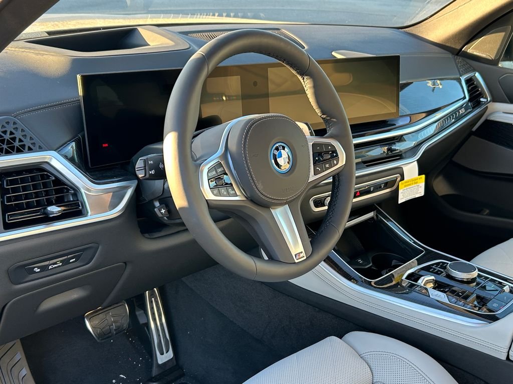 New 2026 Dravit Grey Metallic BMW xDrive50e image 13