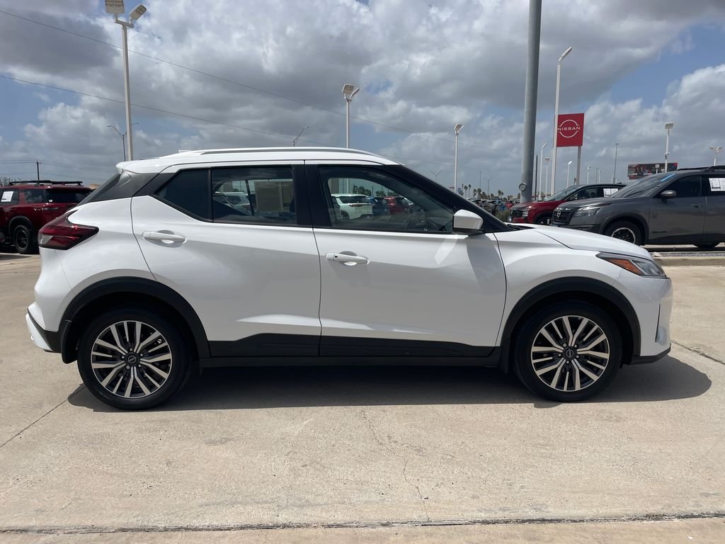 Used 2024 White Nissan SV image 6
