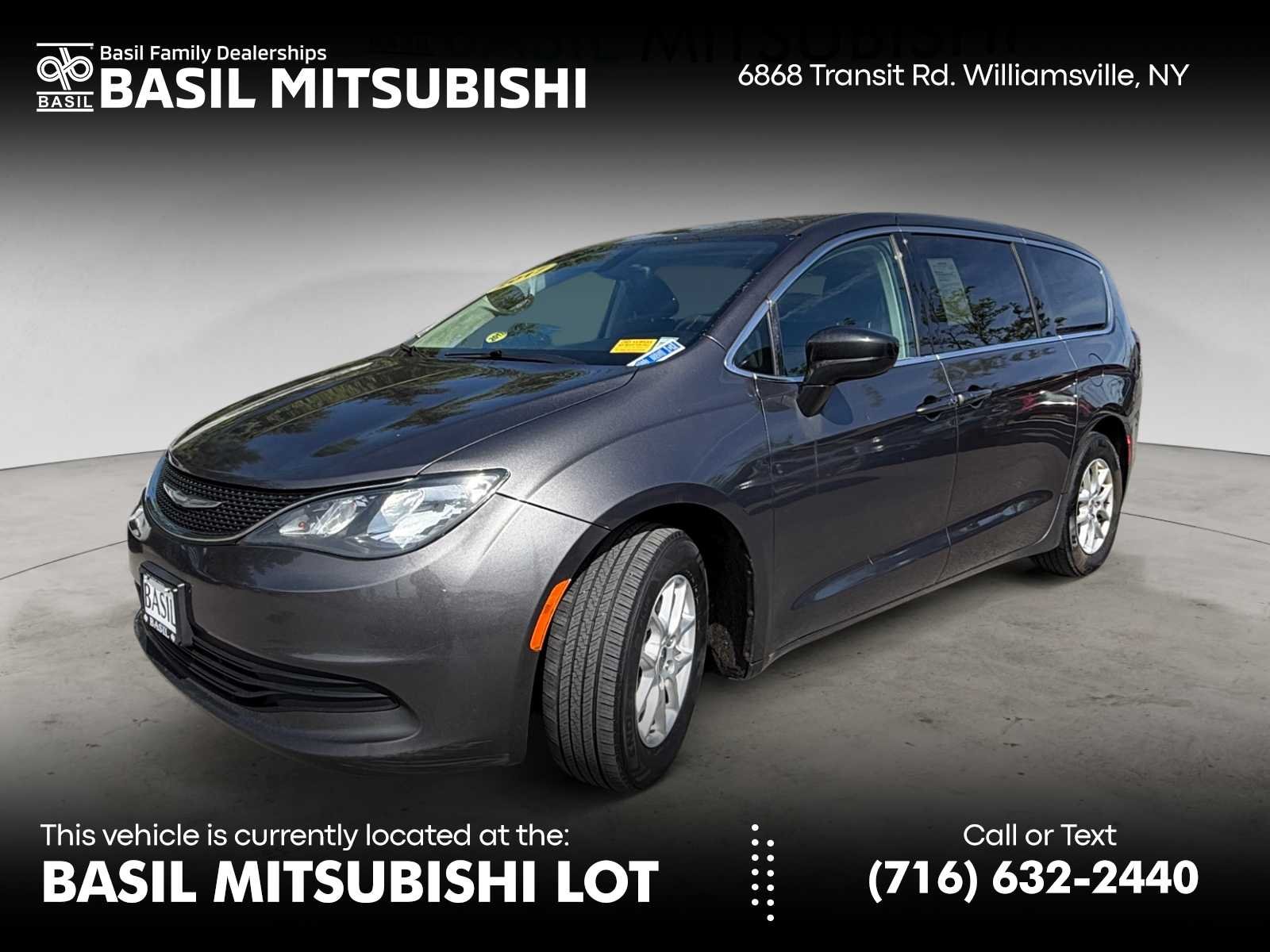 2017 Chrysler Pacifica Touring's photo