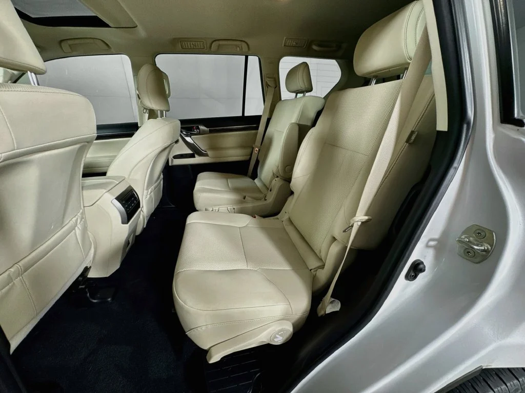 Used 2023 White Lexus 460 image 30