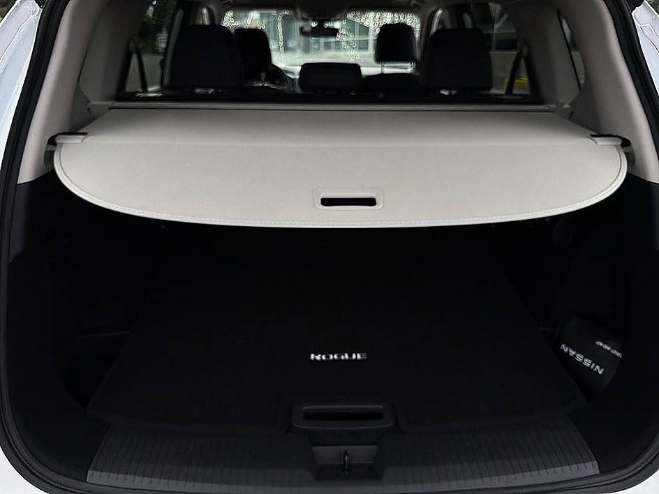 Used 2026 Everest White Pearl Tricoat Nissan Dark Armor image 27