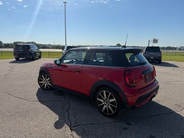 Used 2022 Chili Red MINI Cooper S image 9