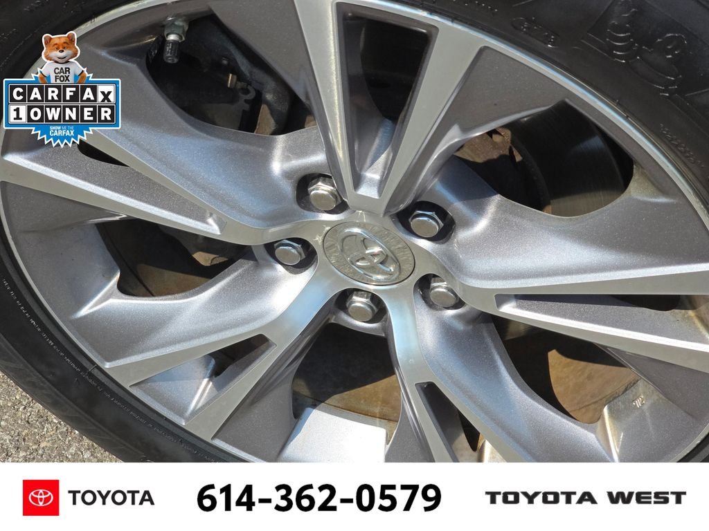 Used 2014 White Toyota XLE V6 image 13