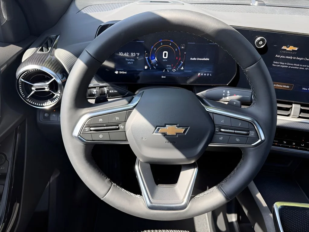 New 2027 White Chevrolet LT image 13