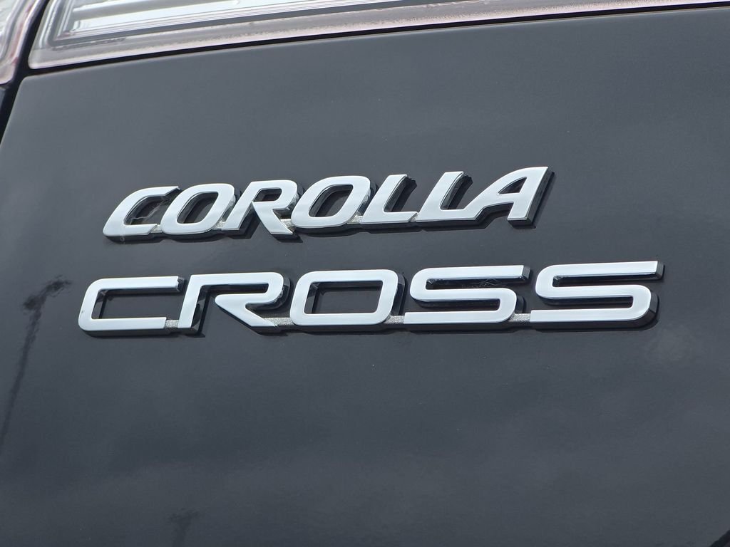 Used 2023 Black Toyota L image 36