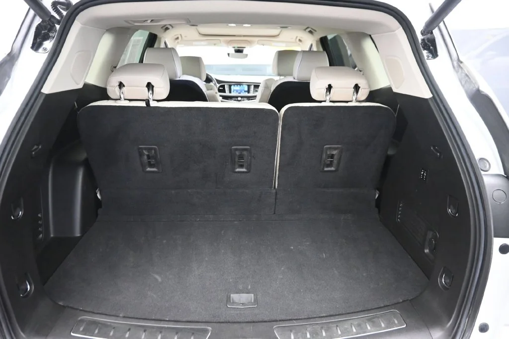Used 2023 White Buick Avenir image 12