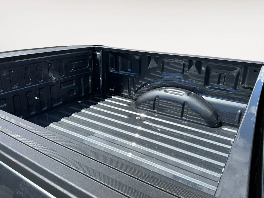 New 2026 Carbonized Gray Metallic Ford XLT image 12