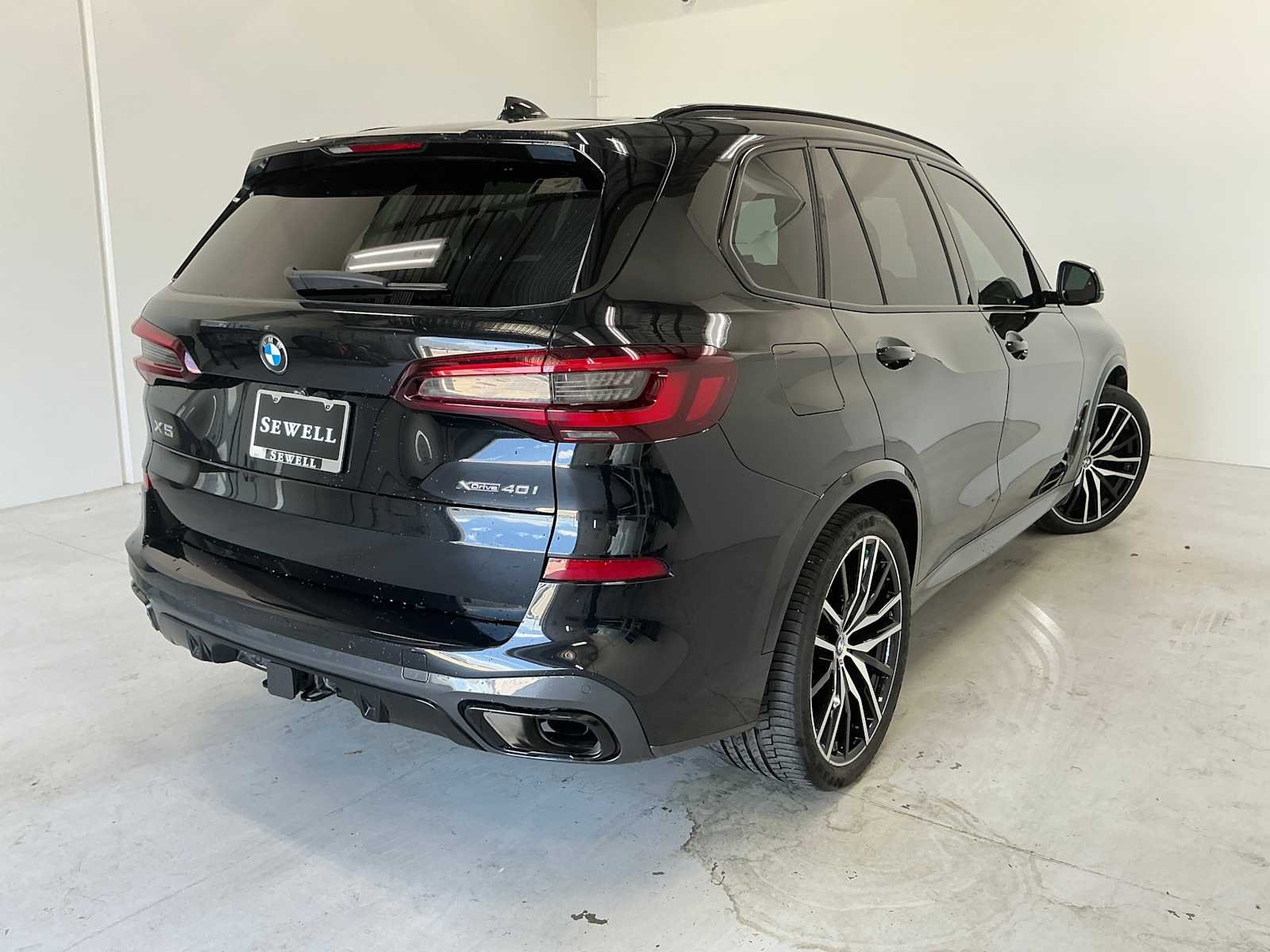 Used 2023 Black Sapphire Metallic BMW xDrive40i image 8