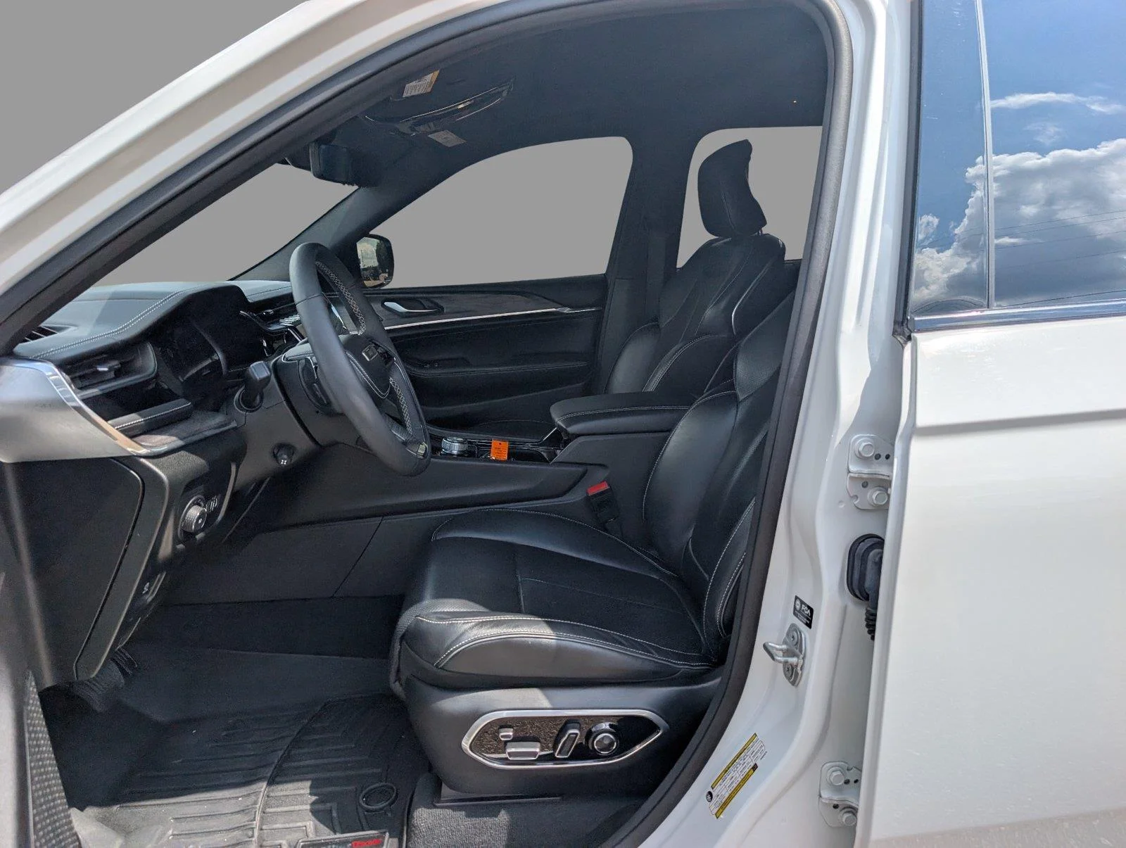 Used 2023 Bright White Clearcoat Jeep Overland image 13