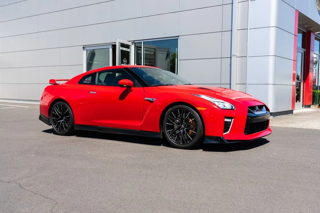 Used 2020 Red Nissan Premium image 26
