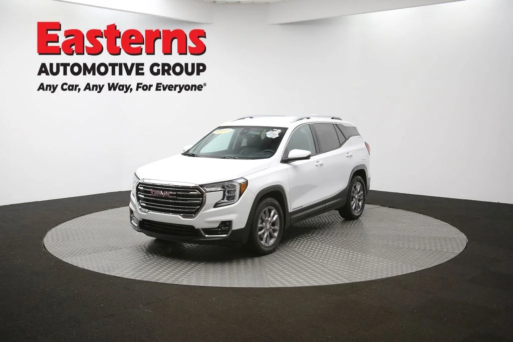 Used 2023 White GMC SLT image 57