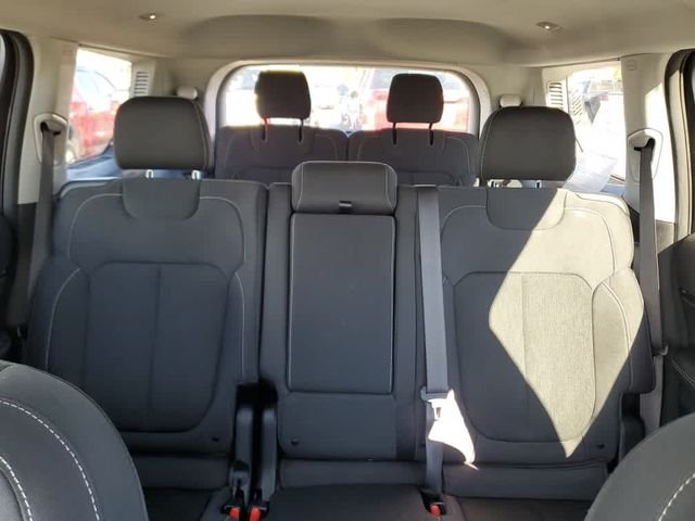 Used 2023 White Jeep Laredo image 13
