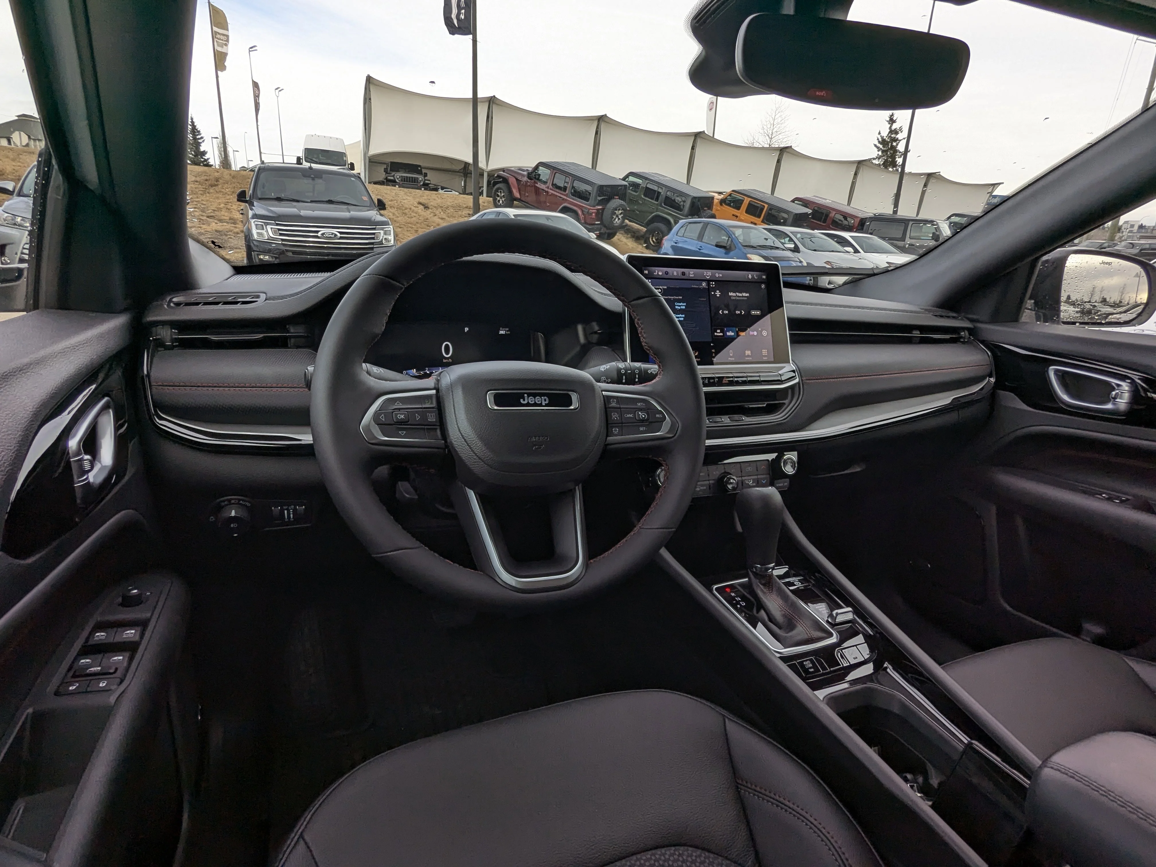 New 2026 White Jeep Trailhawk - Sun Sound & Nav Group - Pano Roof - Alpine Speakers image 25