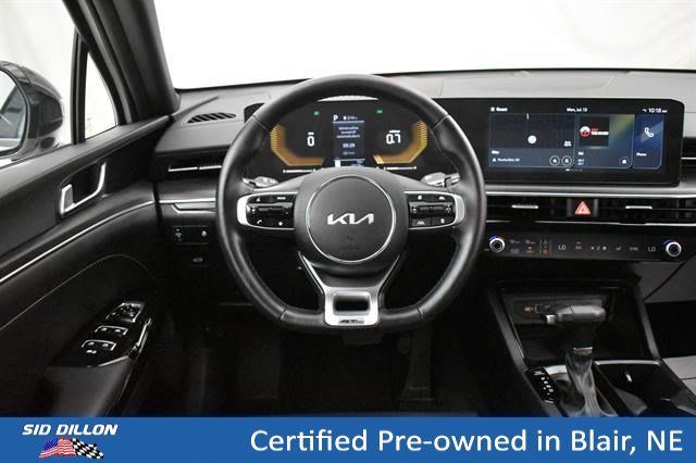 Used 2025 Snow White Pearl Kia GT-Line image 4
