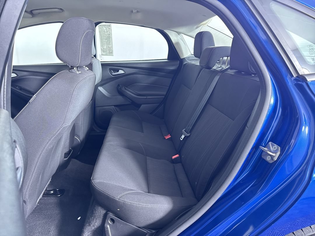 Used 2018 Blue Ford SE image 21