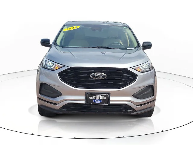 Used 2024 Silver Ford SE image 2