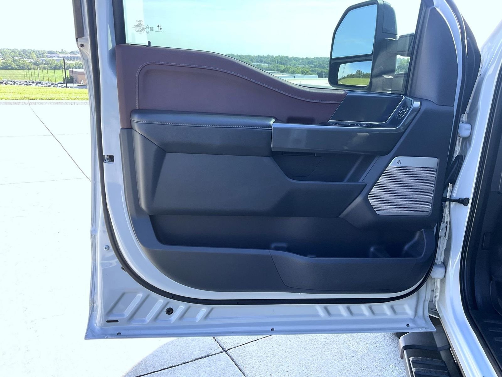 Used 2023 White Ford Lariat image 10