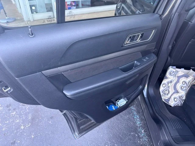 Used 2019 Gray Ford XLT image 32