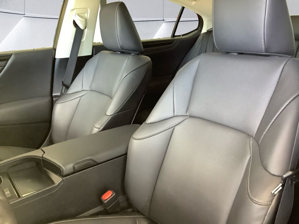 Used 2023 White Lexus 350 image 8